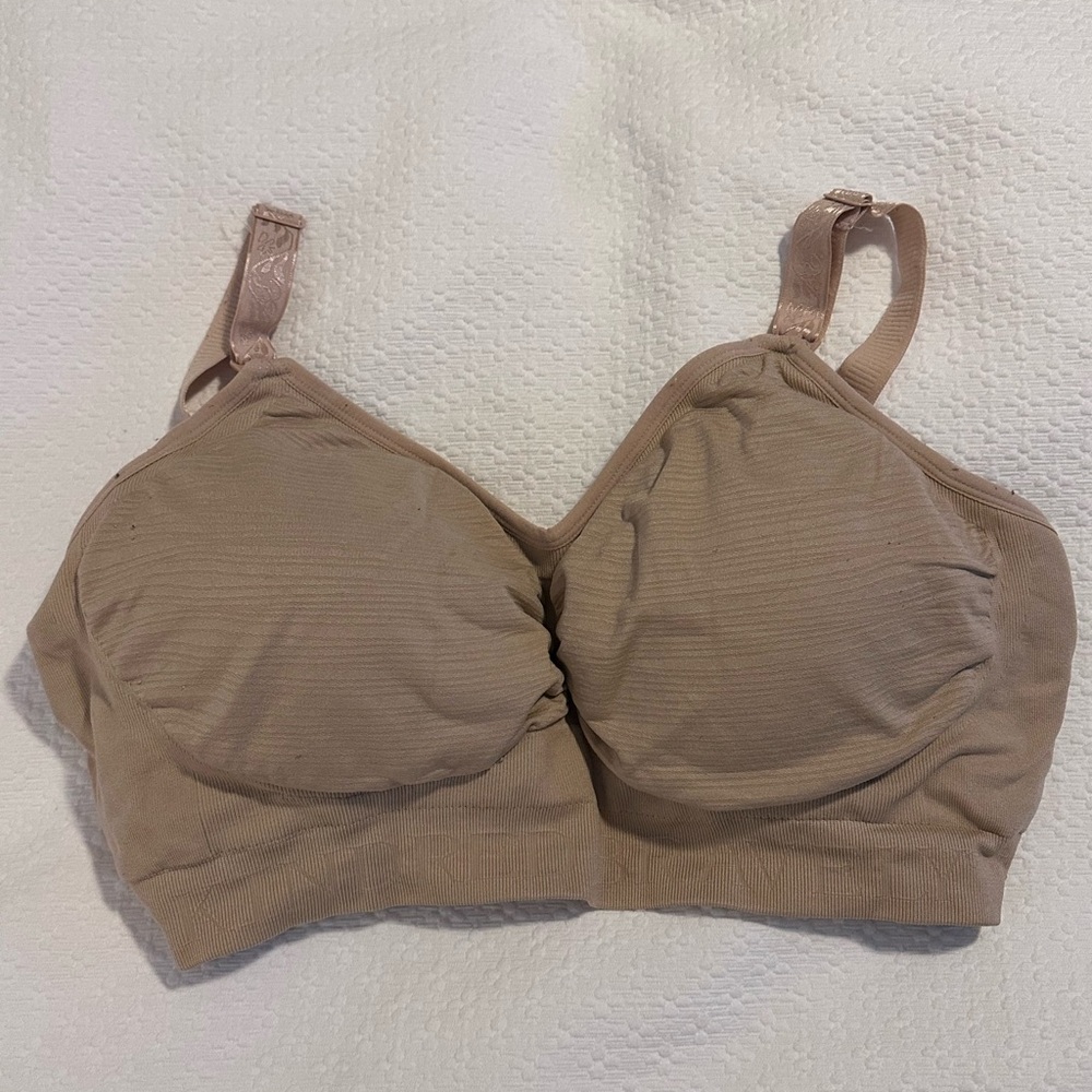 Kindred Bravely Hands Super Busty Free Pumping and Nursing Bra